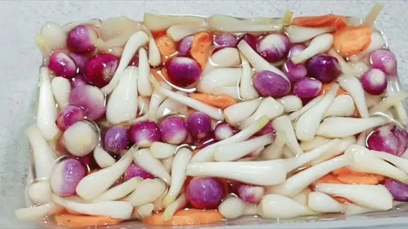 Gửi củ kiệu củ hành đi Đức